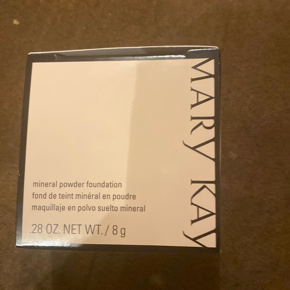 Mary Kay Mineral Powder Foundation (Beige1)